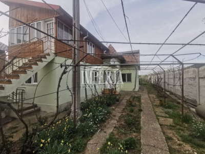 Casa Cosoveni la asfalt utilități și microcentrala 